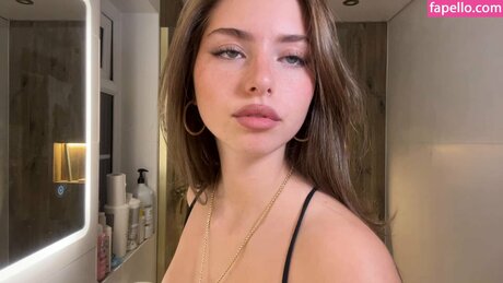 Lucia Ferrato star pretty images