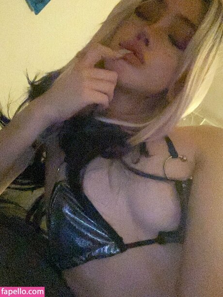 Eieniffy model xxx pictures