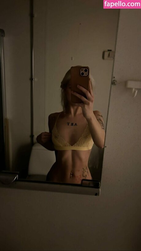 Neea Kuosmanen star best photo