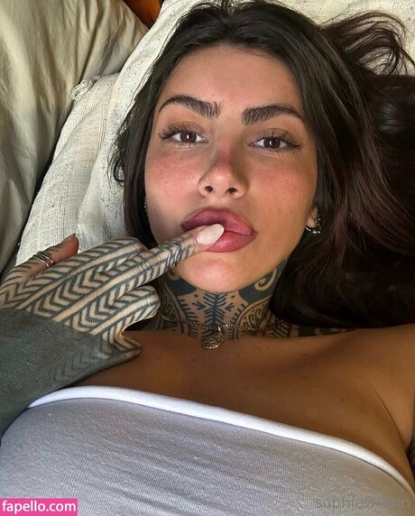 sophiewrenn naked star img