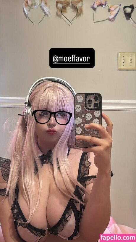 Saltedfishcakes exclusive model photo