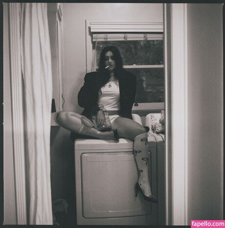 Alexis Jayde Burnett beautiful star images