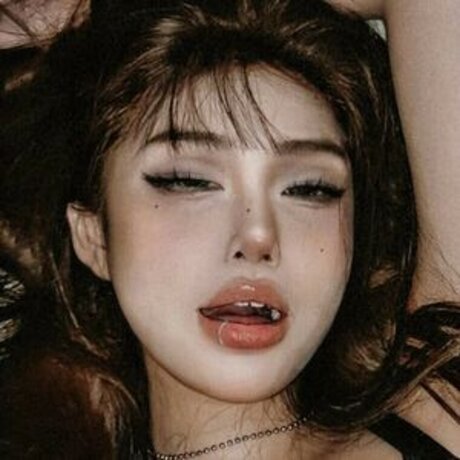 sullie sullil art model archive