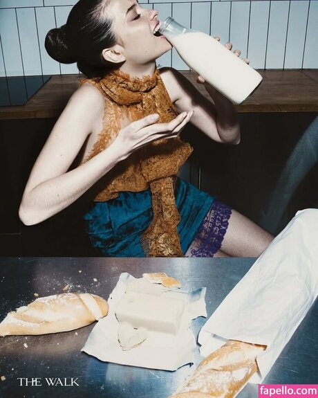 Blanca Soler model sexy img