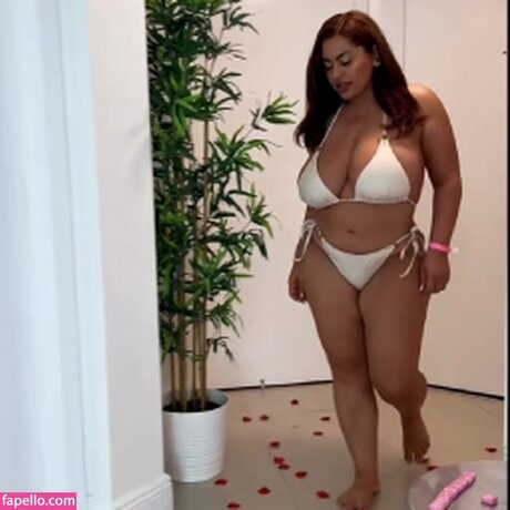 Costina Munteanu xxx model img