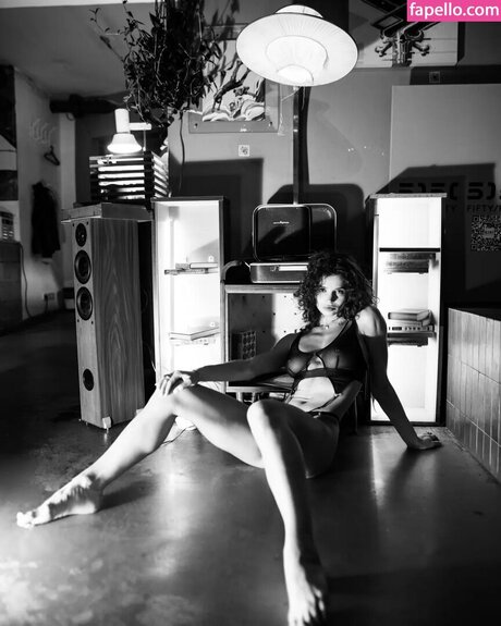 college girl onlyfans hot naked image