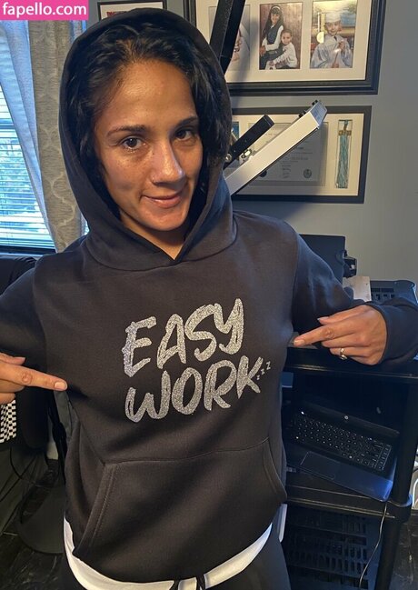 Amanda Serrano model sexy photo