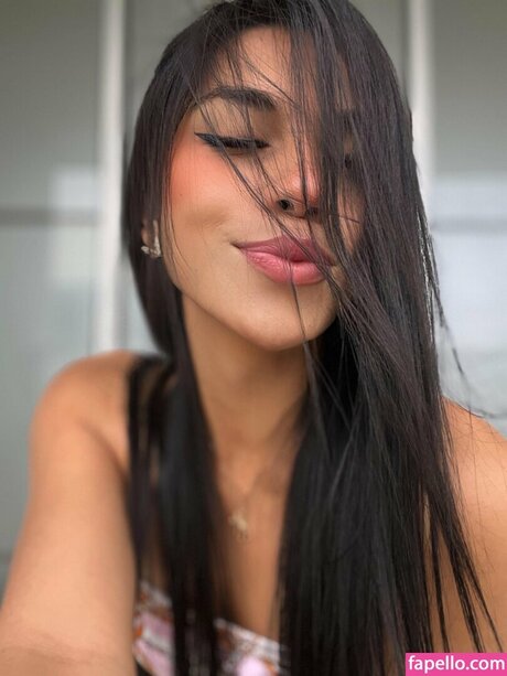 MJ Grace nude model pic