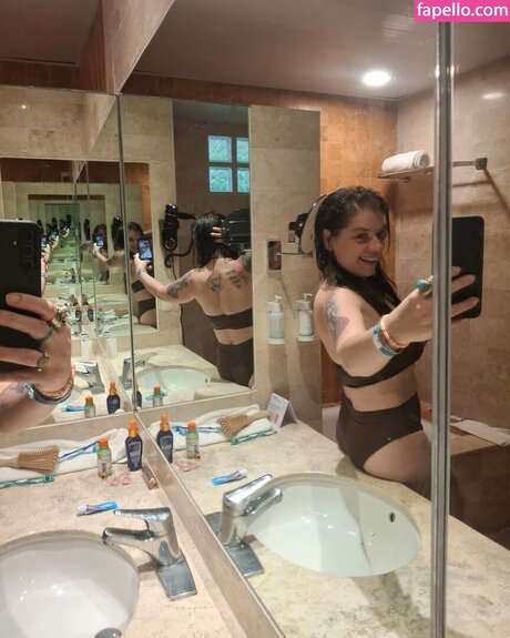 Hoodieninja art actress image