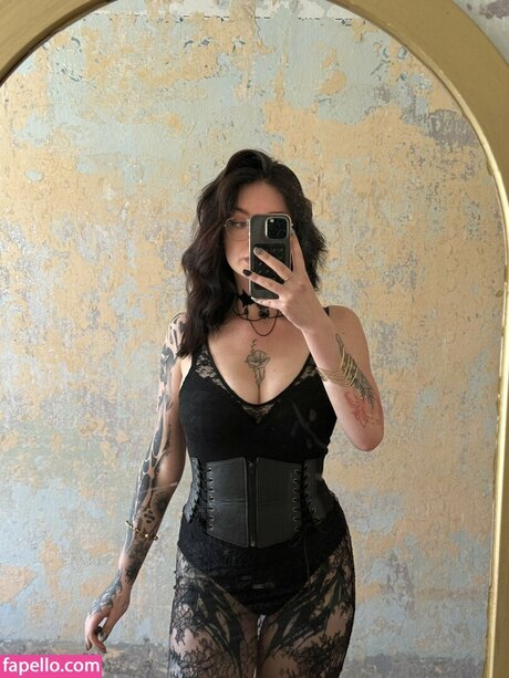 Kiras note adult actress picture