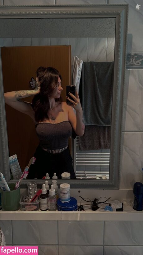 Kiras note nude star picture