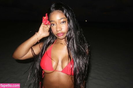 Deb Smikle sexy actress photo