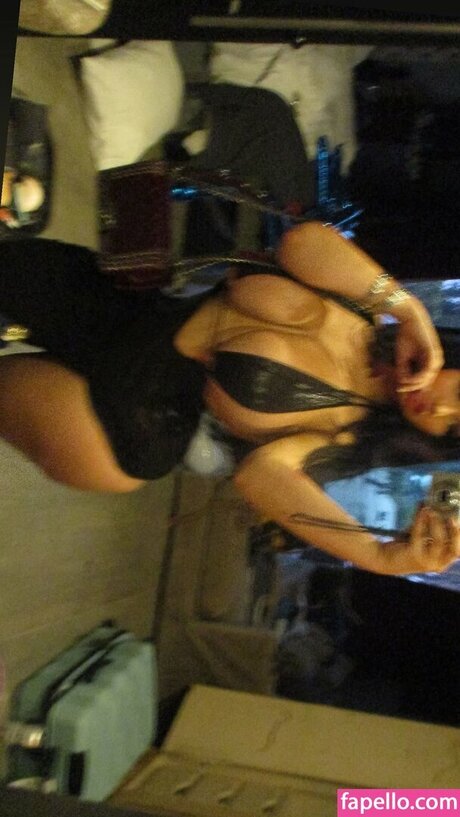 Ambernyy art model photo