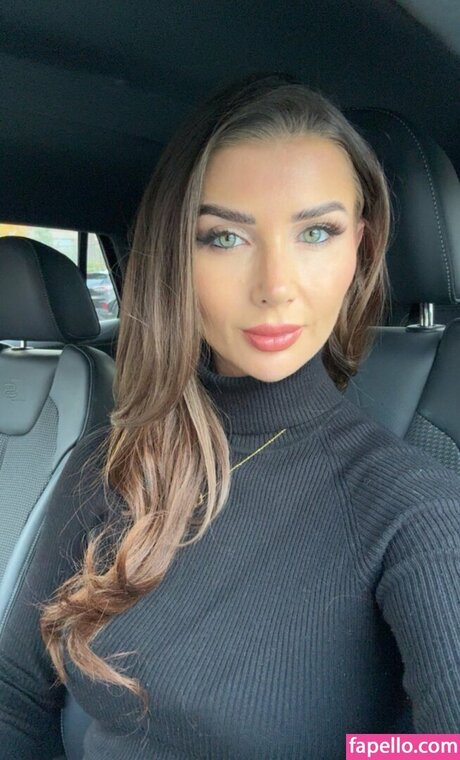 thick latina milf onlyfans sexy nude photo