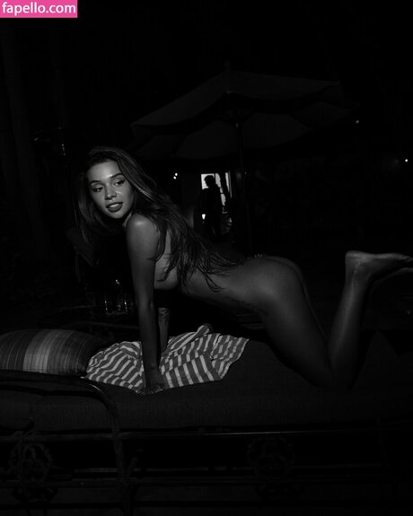 Ava Amira porn model photos