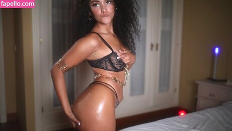 suzysuza hot actress photo