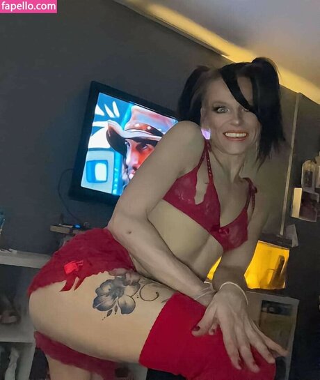 Melinda Noutch naked actress pics