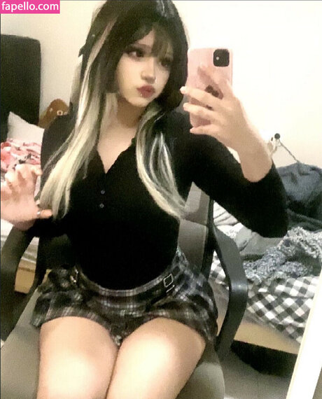 blonde babe onlyfans exclusive photo