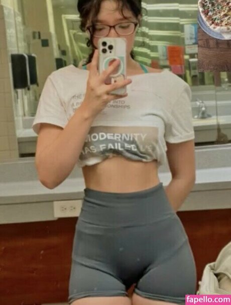 Outrovero star exclusive galleries