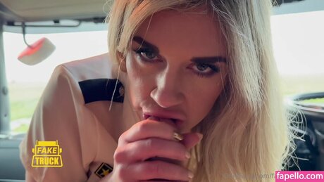 blowjob brunette onlyfans pornographic pictures