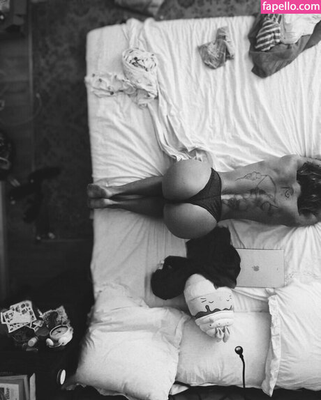 Ella Dvornik perfect star archive