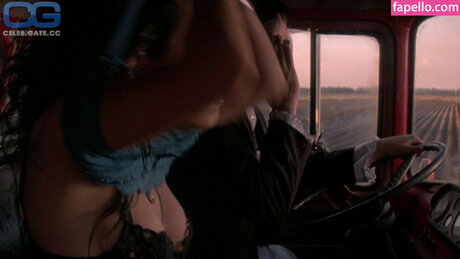 milakunis high quality star photo