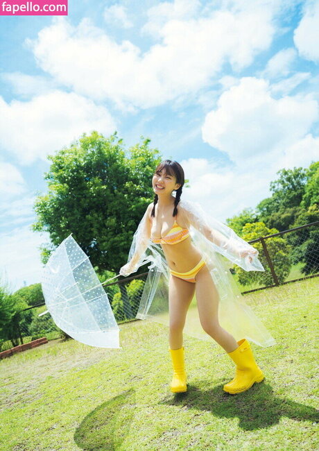 Tanaka Miku Photo Gallery