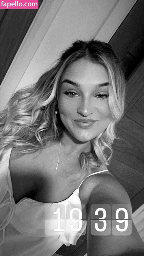 Harriet Cowan From Clarkson s Farm nudes actress pic