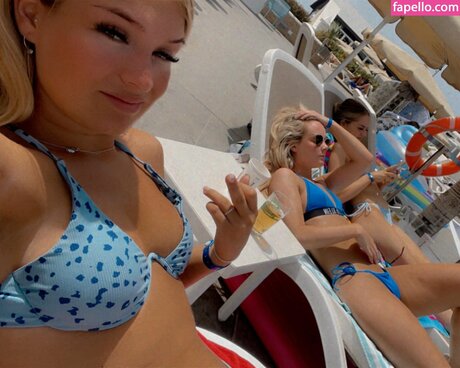 Harriet Cowan From Clarkson s Farm model top pic