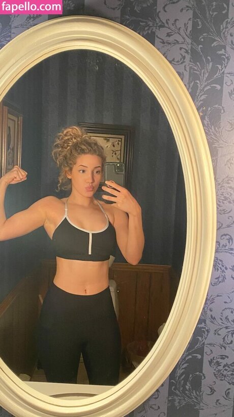 Zayda Steel model nude photo