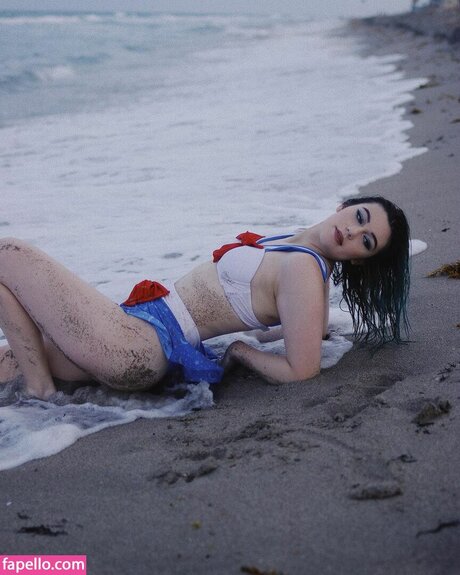 Jessie Paege erotic model photo