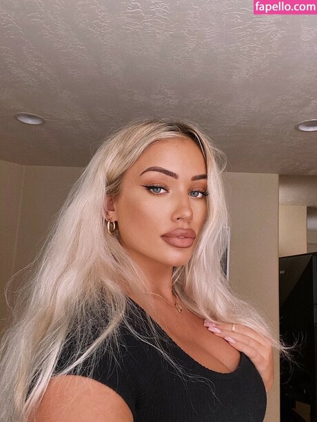 TaylorAnderson101 star pretty pictures