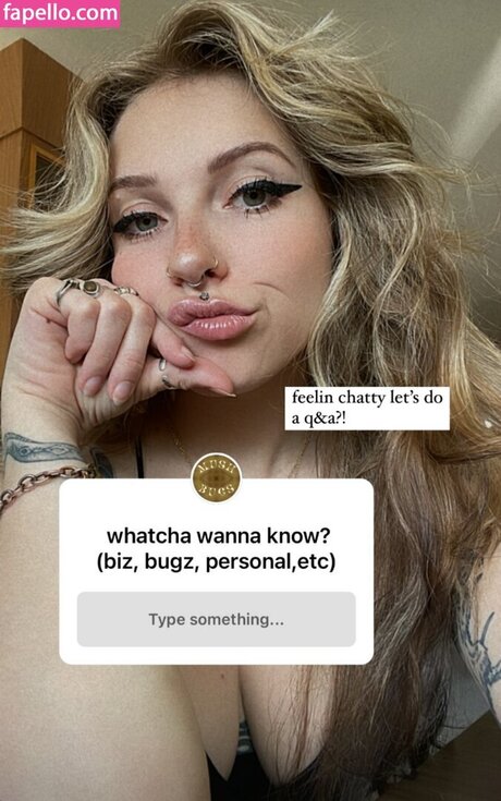 Mushbugs model erotic image