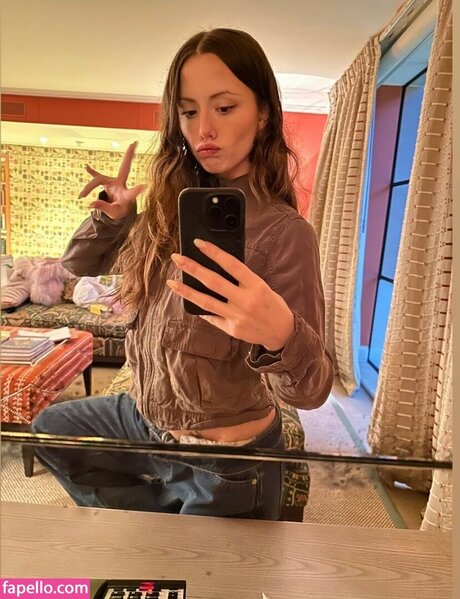 Lily Mo Sheen pornstar perfect picture