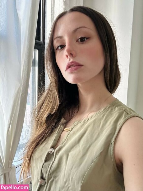 Lily Mo Sheen pornstar nude images