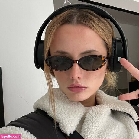 Lily Mo Sheen star nudes galleries