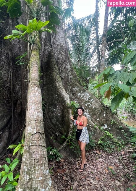 Carolina Oliveira high quality pornstar pic