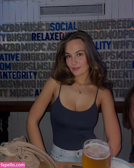 Julie Boye model perfect image