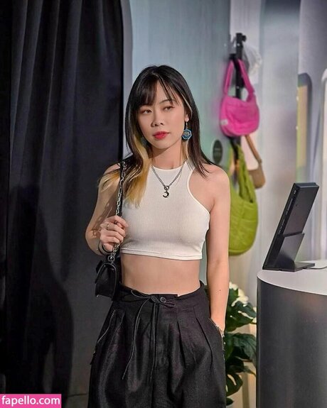 Wolfsbanee star nudes pic