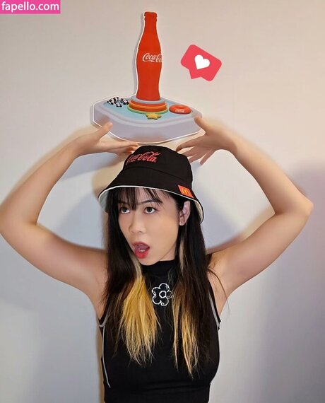 Wolfsbanee model hd picture