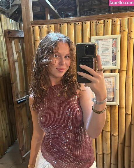 Rhode Kok model hd photo