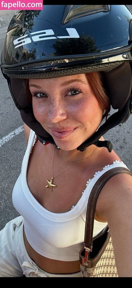 Rhode Kok erotic pornstar gallery