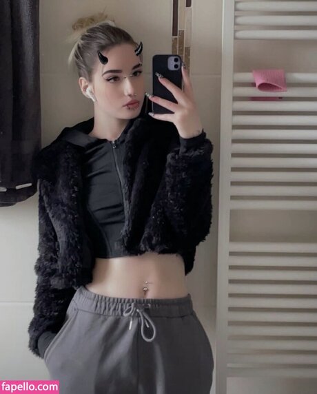 old young lesbian onlyfans art porn pictures