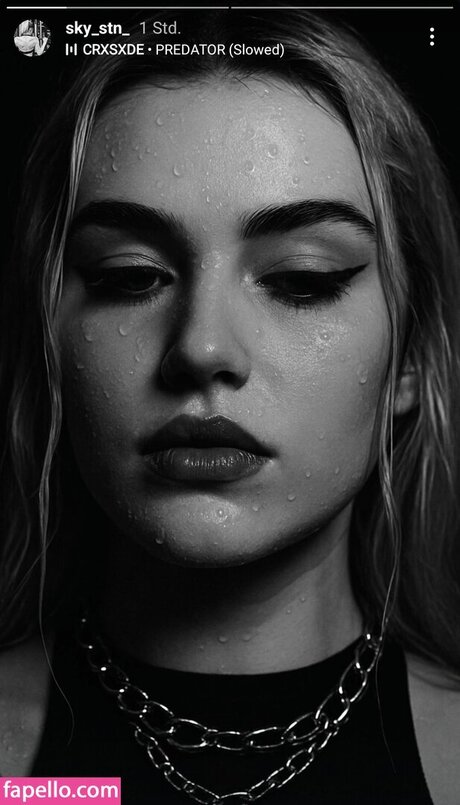 flat chested onlyfans art nude gallery