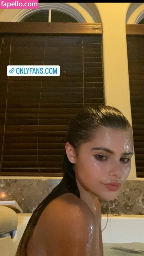 Jacquielee model erotic pic