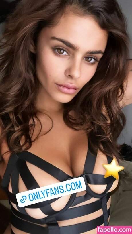 Jacquielee nudes model images