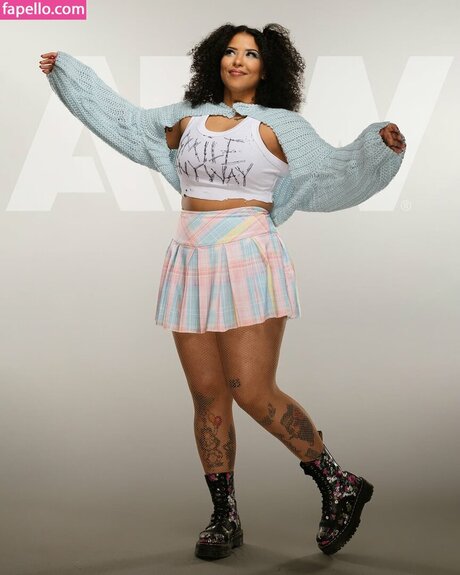 Willow Nightingale beautiful actress gallery