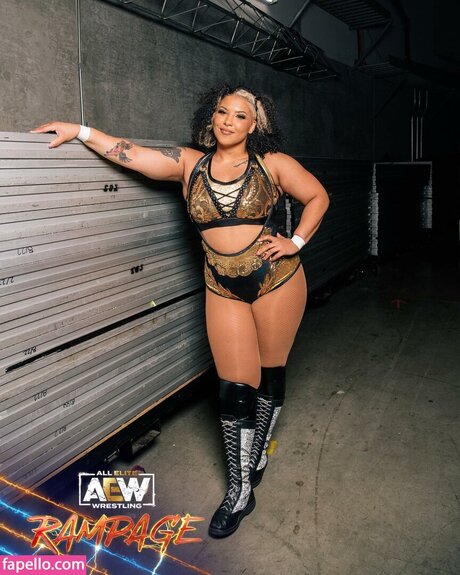 Willow Nightingale erotic star gallery