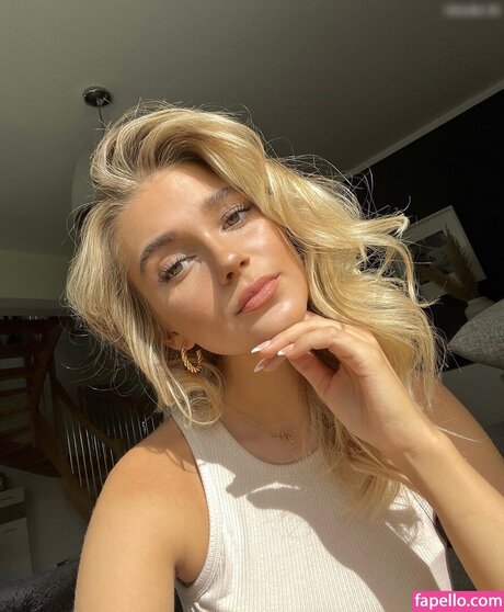 naughty onlyfans pornographic photos