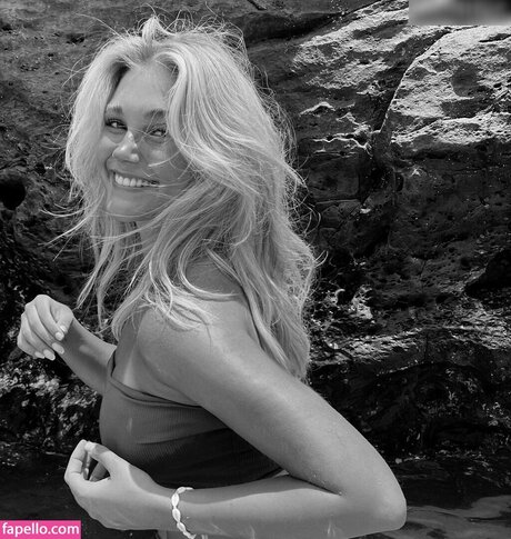 Lara Spengler star sexy pictures